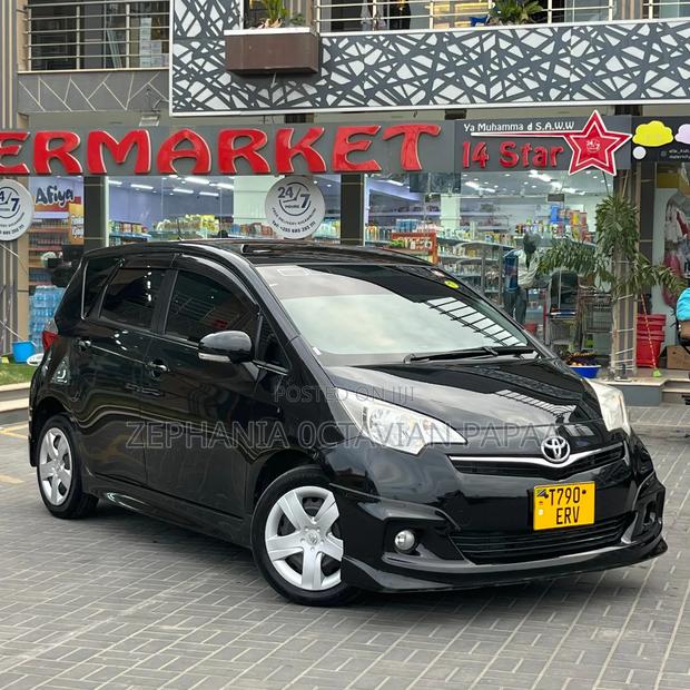 Toyota Ractis 2014 Black