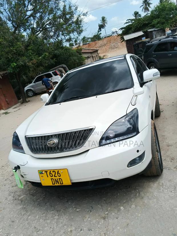 Toyota Harrier 2005 White