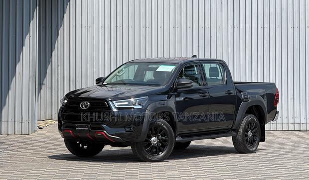 New Toyota Hilux 2026 Black