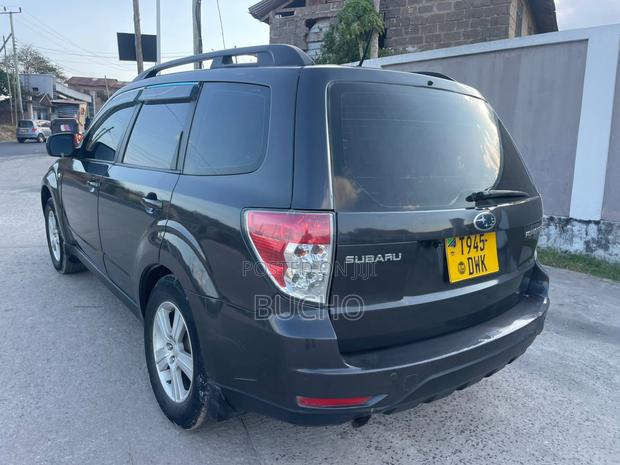 Subaru Forester 2010 Black