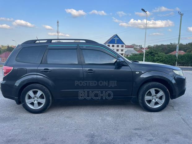 Subaru Forester 2010 Black