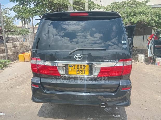 Toyota Alphard 2004 Black