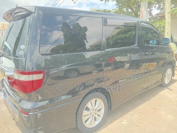 Toyota Alphard 2004 Black