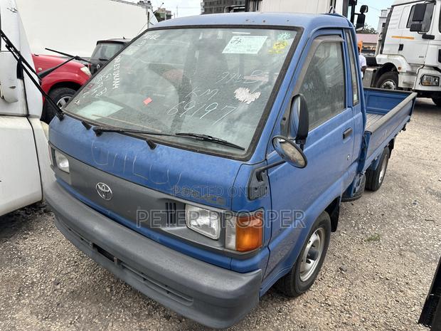 Toyota Lite-Ace 1997 Blue