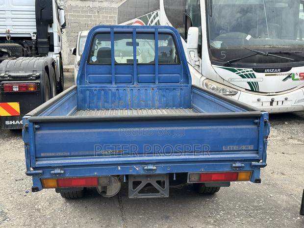 Toyota Lite-Ace 1997 Blue