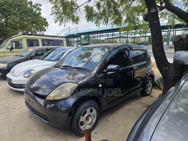 Toyota Passo 2005 Black