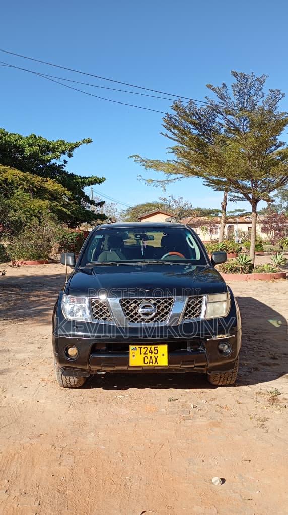 Nissan Pathfinder 2006 Black