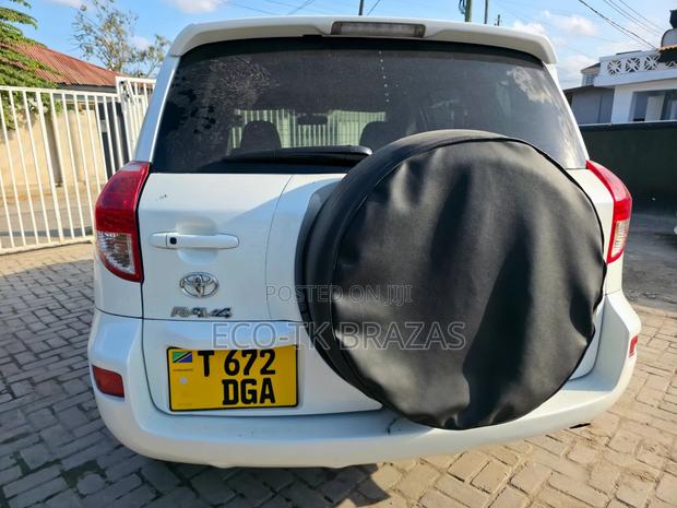Toyota RAV4 1999 White