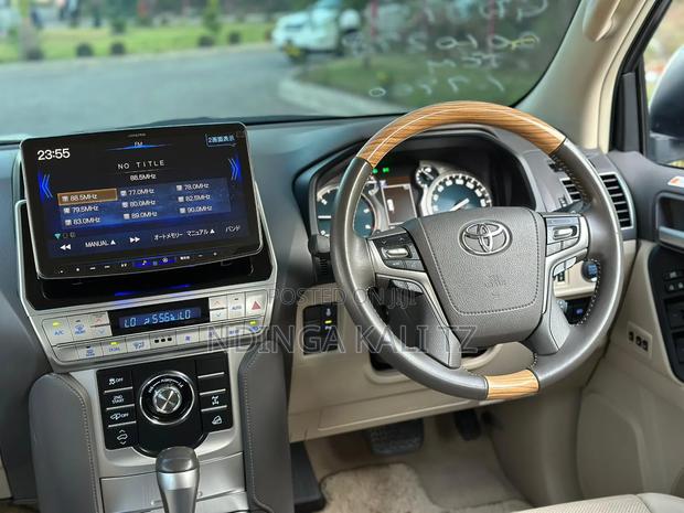 Toyota Land Cruiser Prado 2022 White