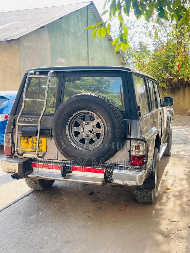 Nissan Patrol 1999 Gray