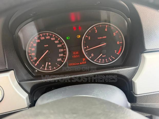 BMW 320i 2010 White