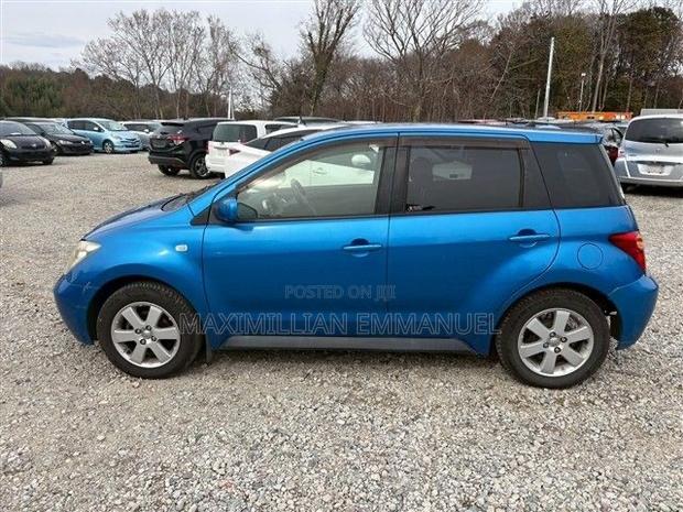 Toyota IST 2004 Pearl