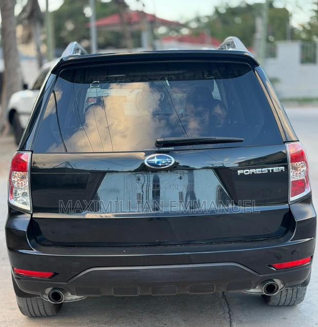 Subaru Forester 2011 Black