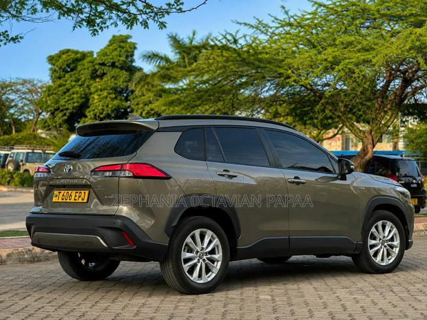 Toyota Corolla Cross 2025 Gray