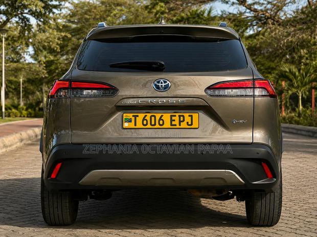 Toyota Corolla Cross 2025 Gray