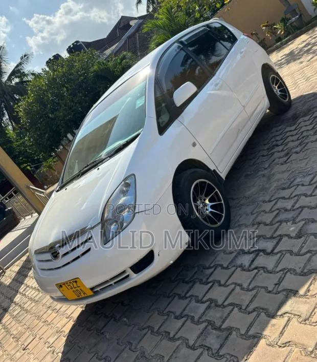 Toyota Corolla Spacio 2004 White
