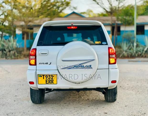 Toyota RAV4 2005 Pearl