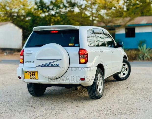 Toyota RAV4 2005 Pearl