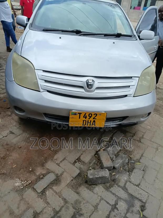 Toyota IST 2006 Silver