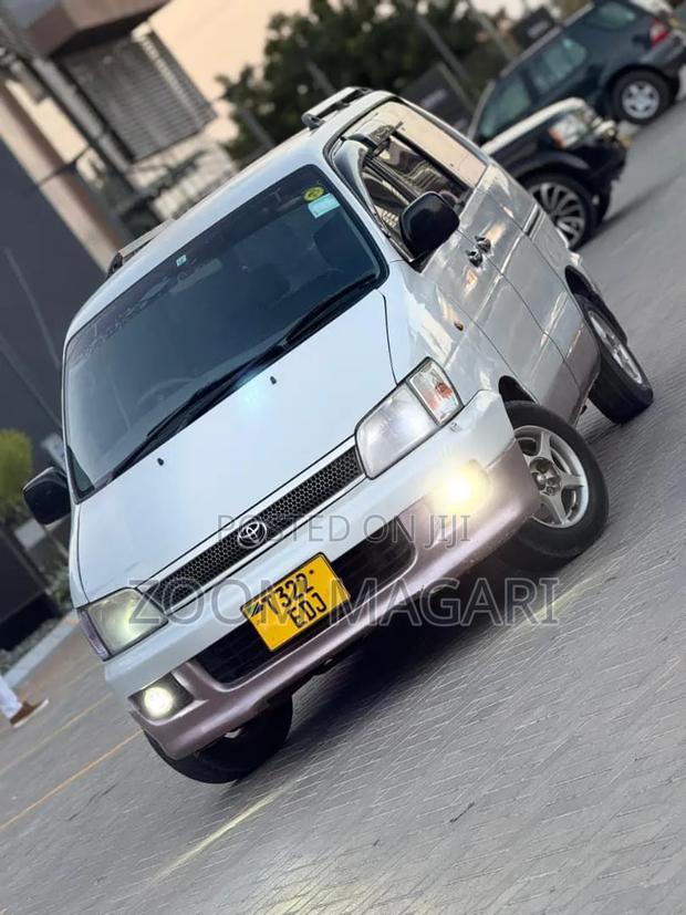 Toyota Noah 2001 Silver