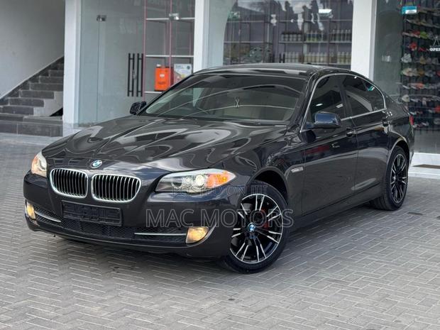 BMW 523i 2013 Gray