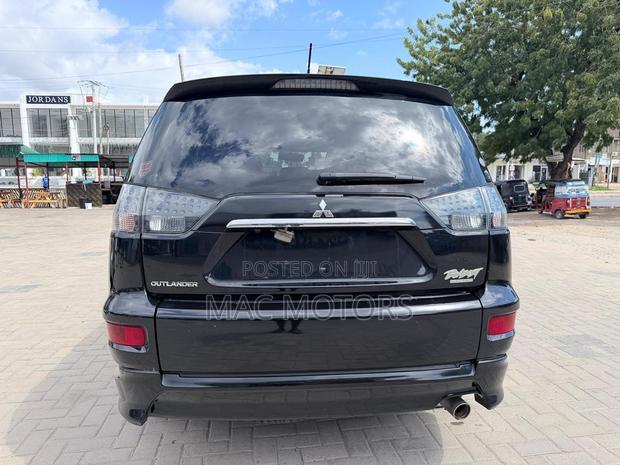 Mitsubishi Outlander 2011 Black
