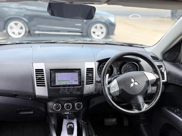 Mitsubishi Outlander 2011 Black