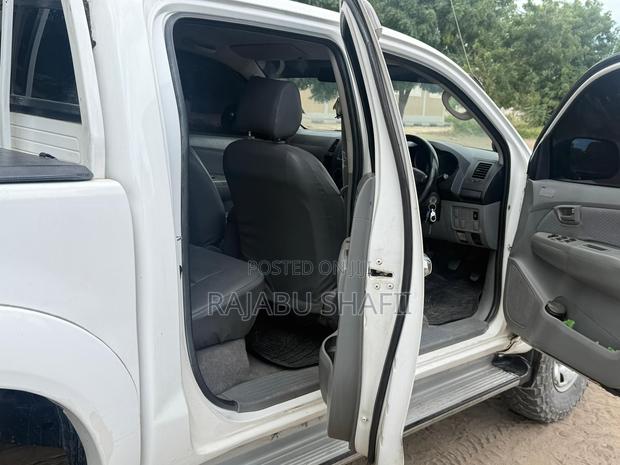 Toyota Hilux 2008 White