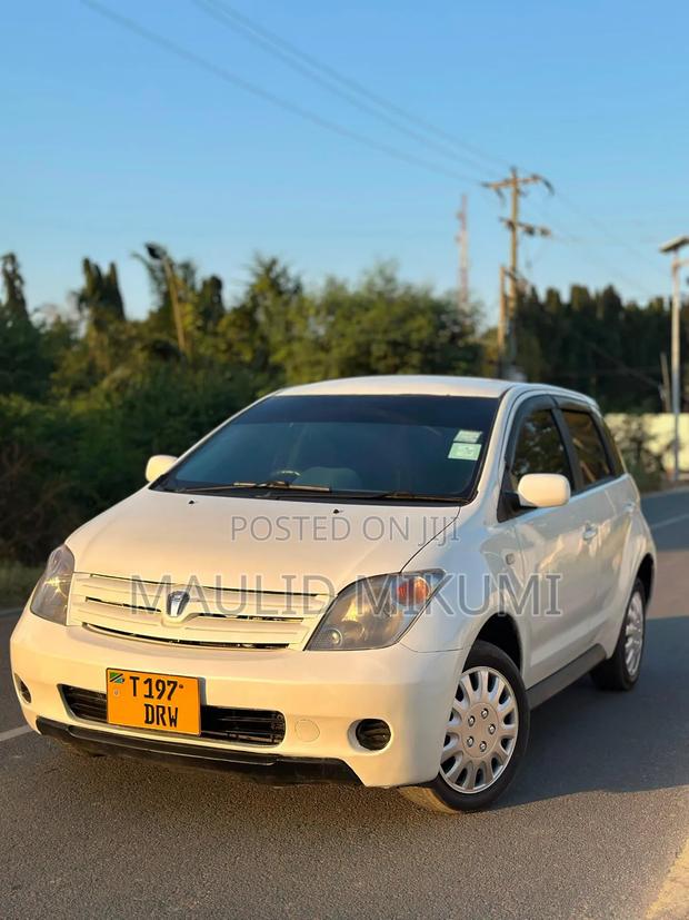 Toyota IST 2005 White