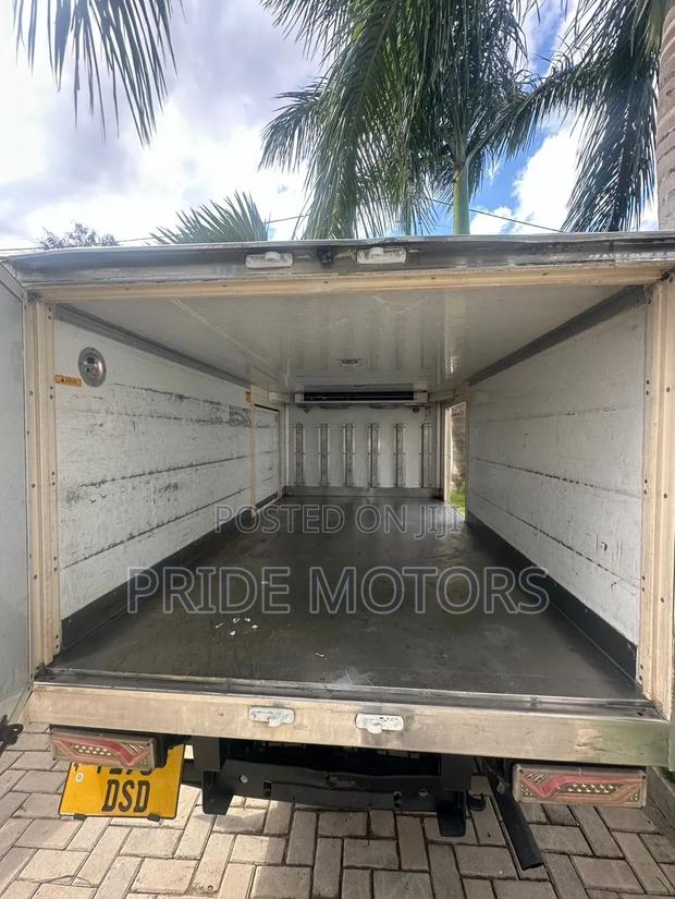 Mitsubishi Canter 2008 White