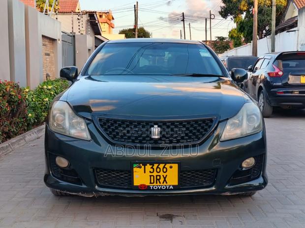 Toyota Crown 2009 Green
