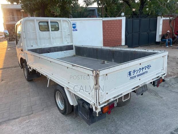 Toyota Dyna 2008 White