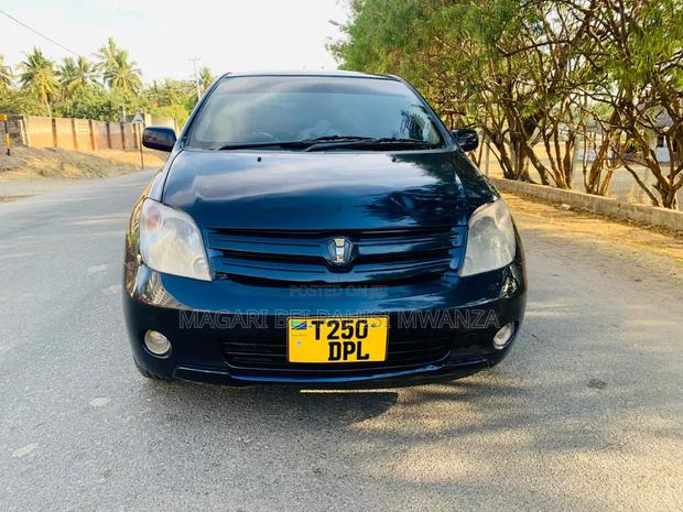 Toyota IST 2005 Black