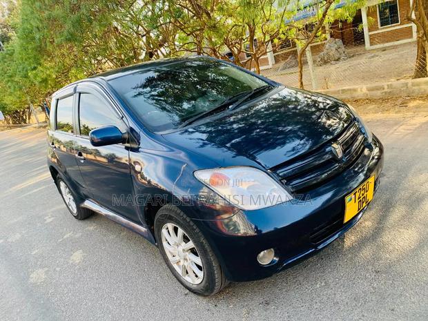 Toyota IST 2005 Black