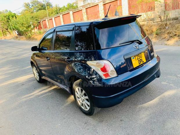 Toyota IST 2005 Black