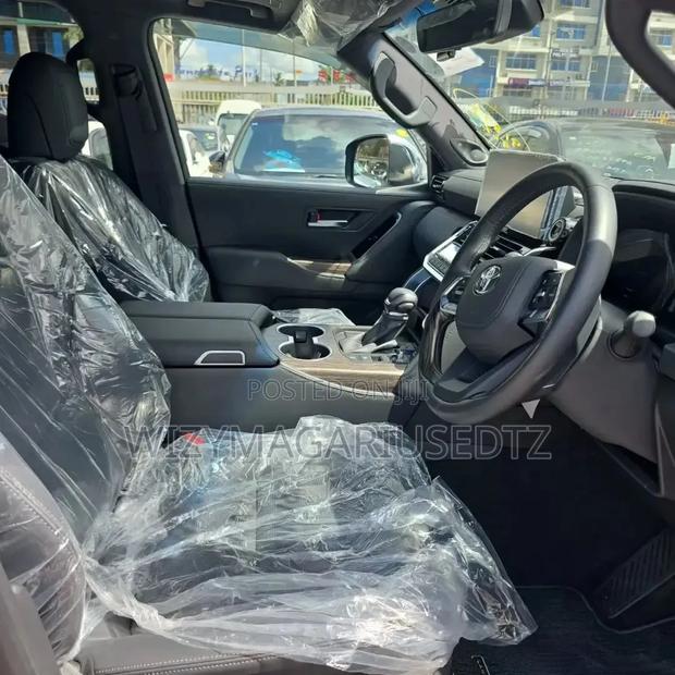 New Toyota Land Cruiser 2025 Ivory