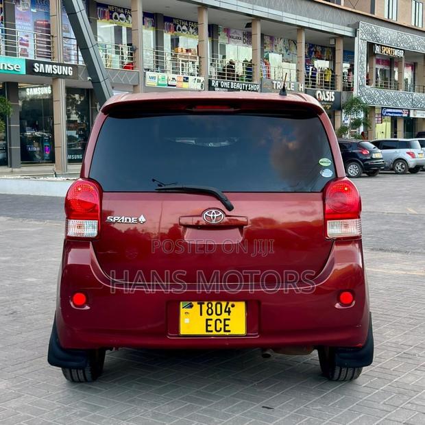 Toyota Spade 2013 Burgundy