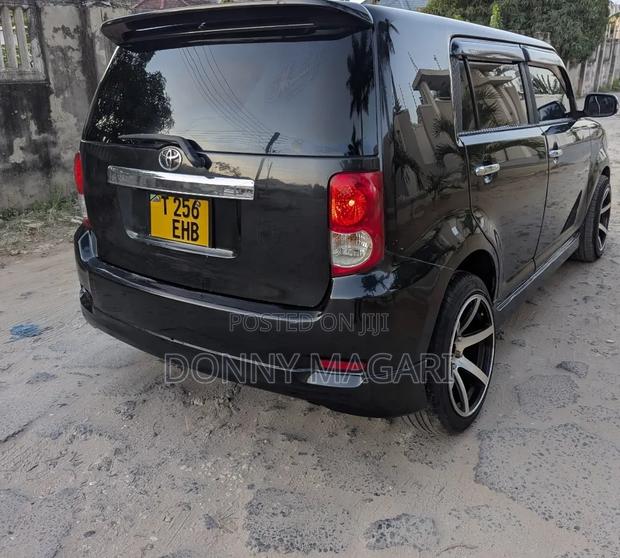 Toyota Corolla Rumion 2009 Black