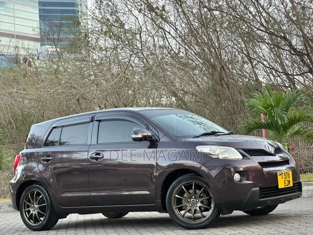 Toyota IST 2008 Purple