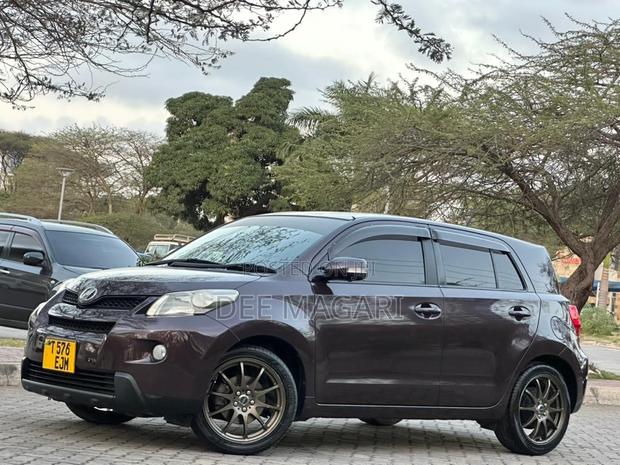 Toyota IST 2008 Purple