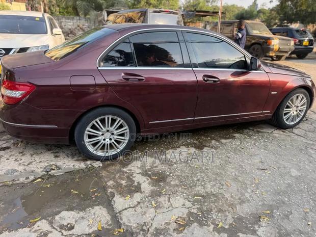 Mercedes-Benz C-Class 2007 Maroon