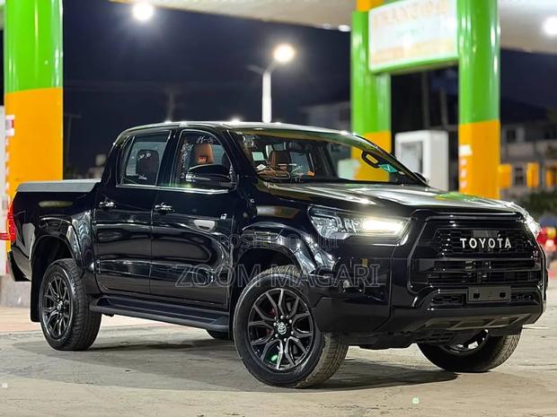 Toyota Hilux 2023 Black