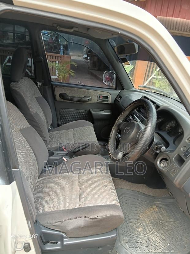 Toyota RAV4 Base 4x4 1999 Pearl