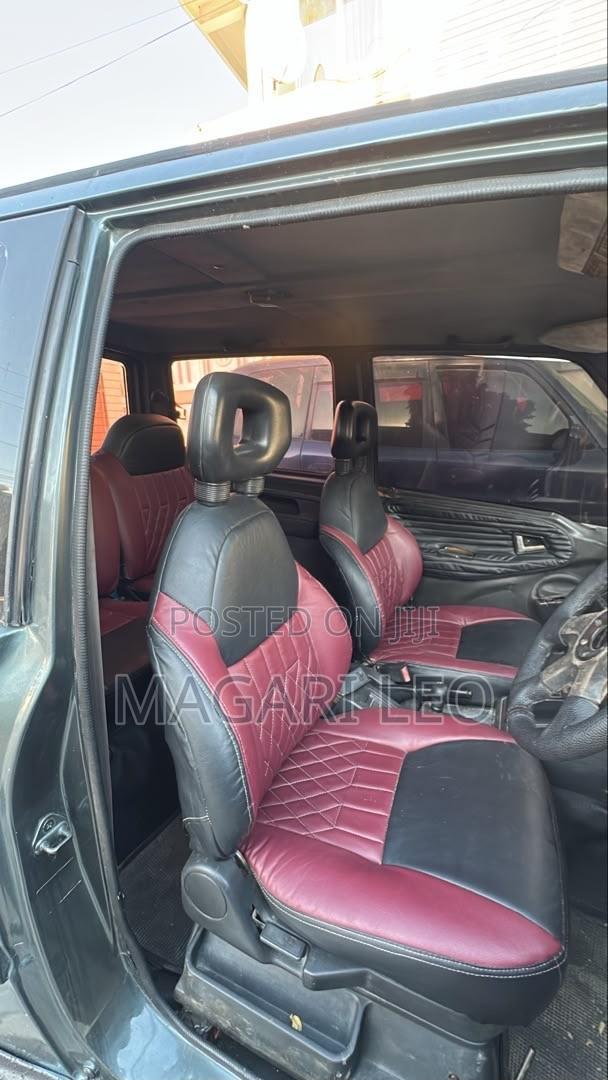 Suzuki Escudo 2001 Gray