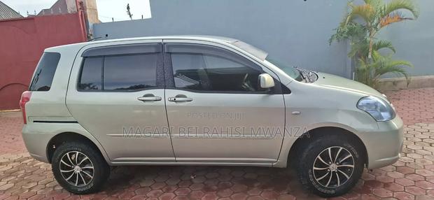 Toyota Raum 2007 Silver