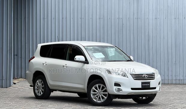 Toyota Vanguard 2008 White