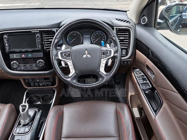 Mitsubishi Outlander 2.0 PHEV AWD 2016 Black