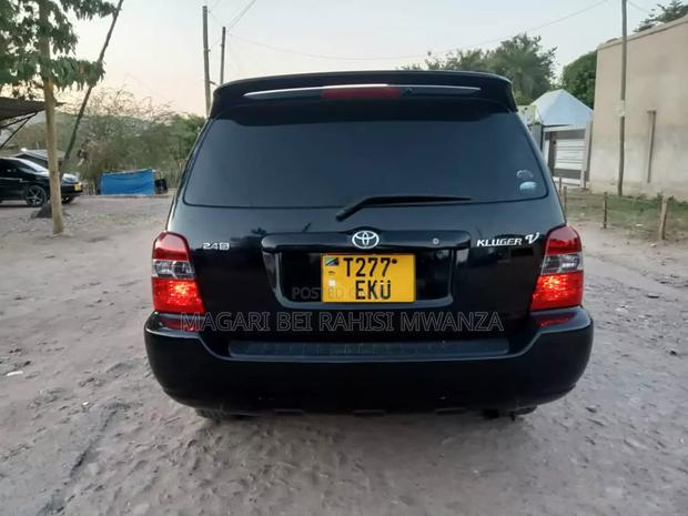 Toyota Kluger 2005 Black