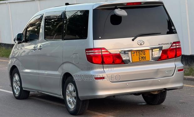 Toyota Alphard 2.4 Petrol FWD 2006 Silver
