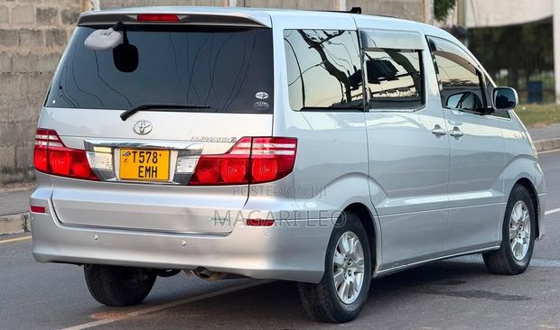 Toyota Alphard 2.4 Petrol FWD 2006 Silver